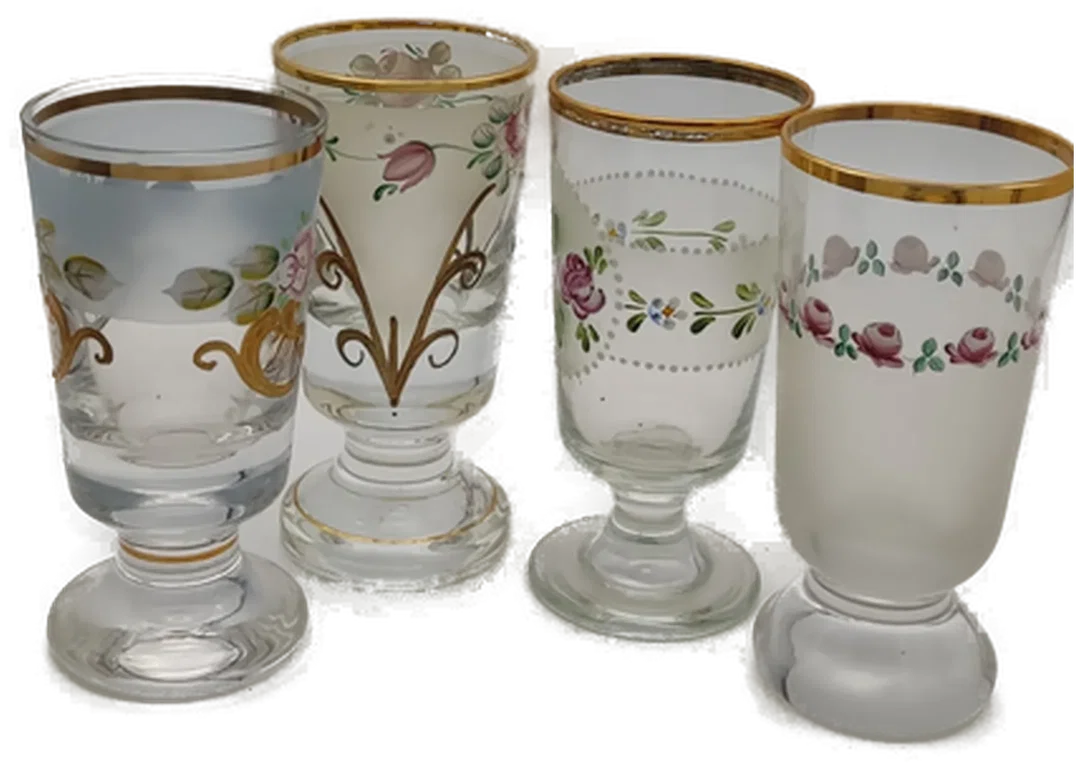 Böhmischer Fussbecher mit Emaille-Malerei - Bild 1