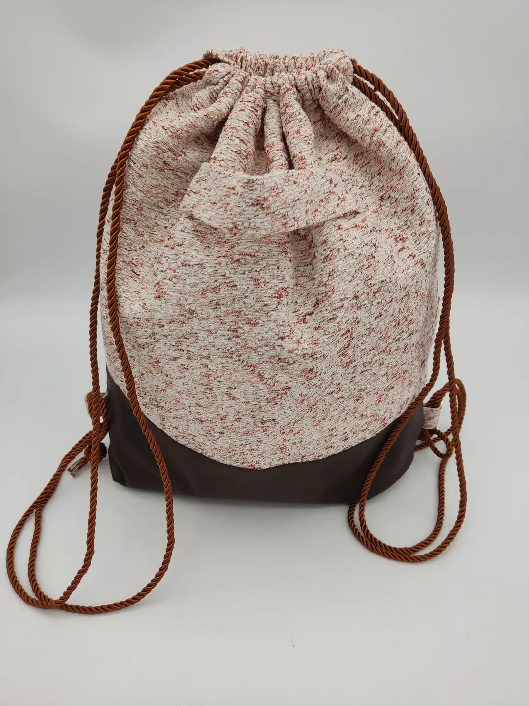 Handgefertigte Tragtasche/Rucksack aus Stoff - Bild 1