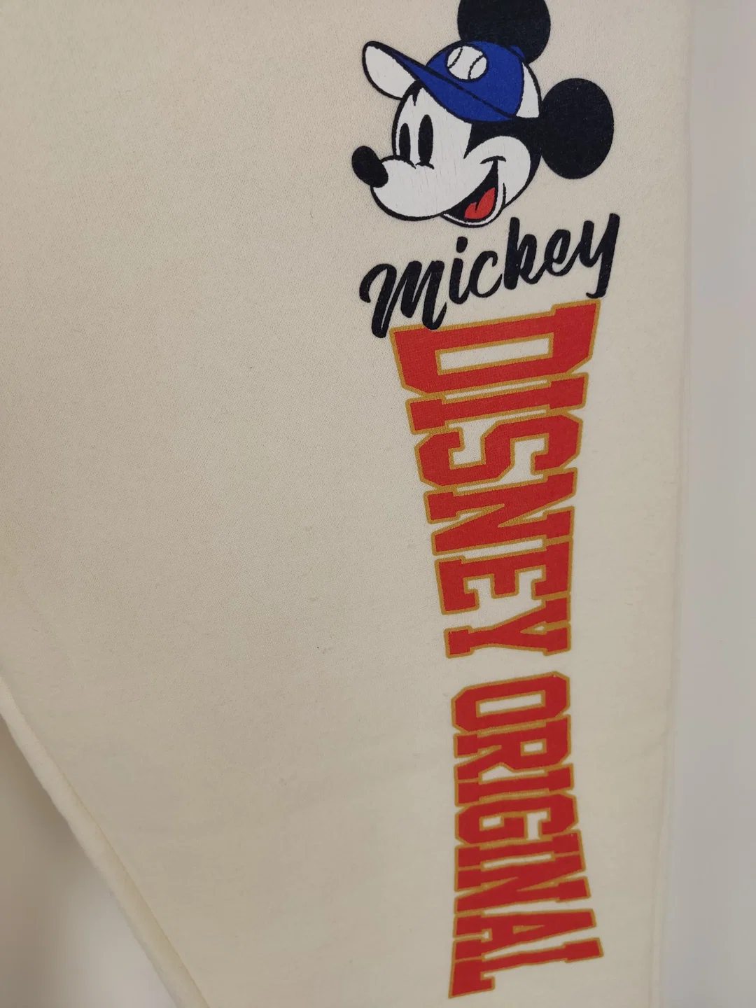 Jogginghose "Disney", lang mit Gummizugbund und Taschen, beige mit Aufdruck, Größe L – Bild 4