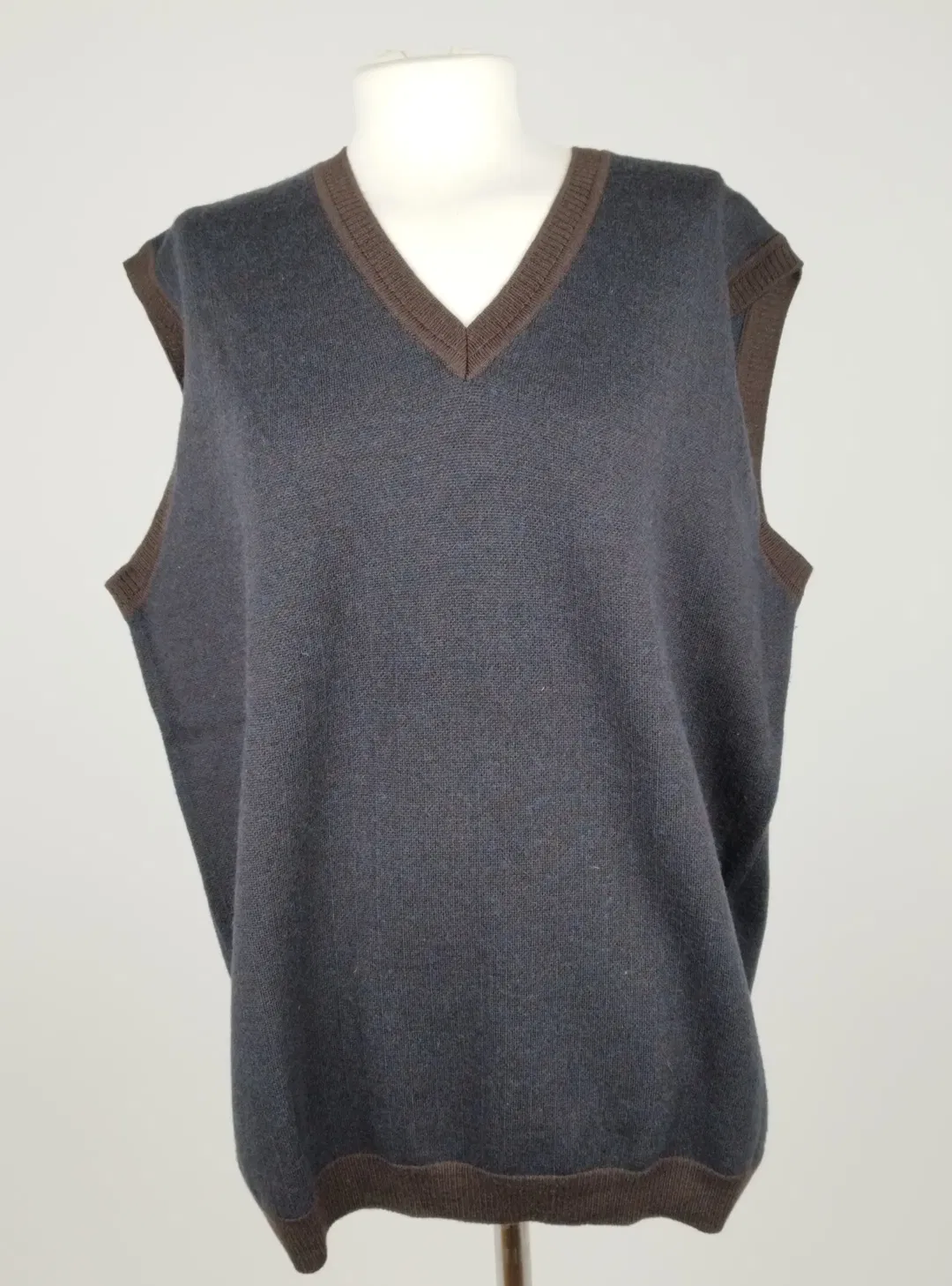 Windsor Gilet - Gr. 54 / 100% Merino Wolle  - Bild 4