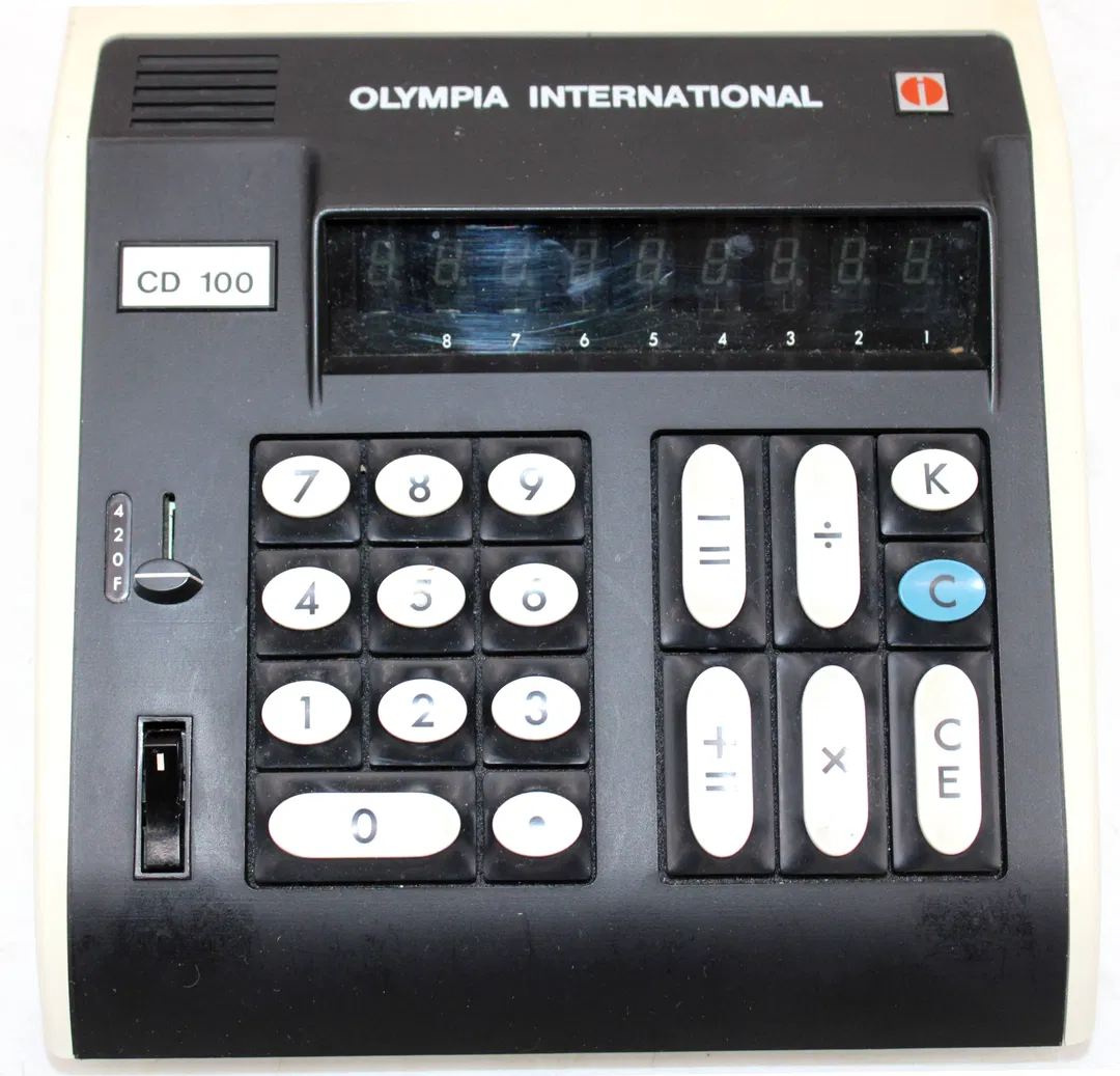 Olympia International CD 100 Vintage Tischrechner – 70er Jahre – mit Originaltasche - Bild 1