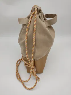 Handgefertigte Tragtasche/Rucksack aus Stoff - Bild 2