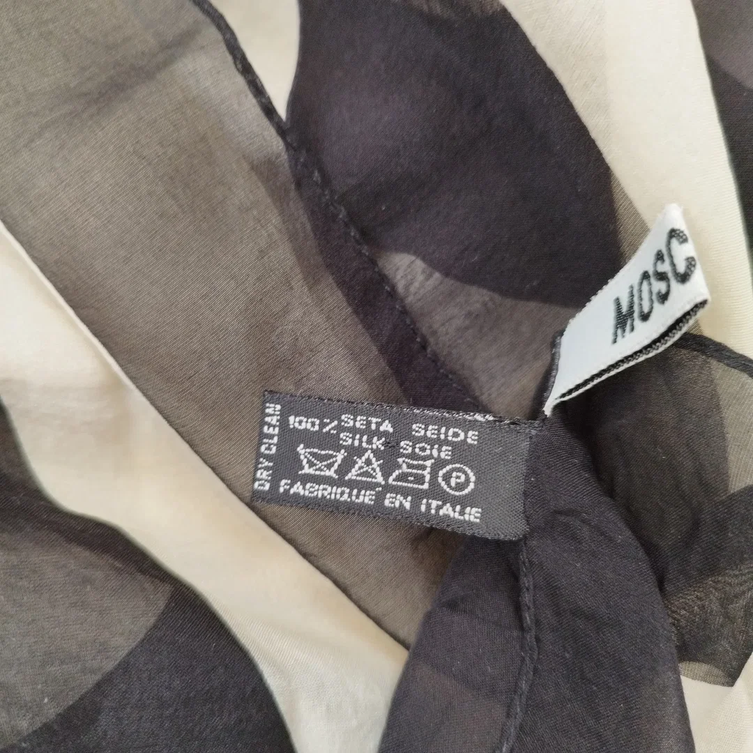 Moschino, Seidenschal  – Bild 3