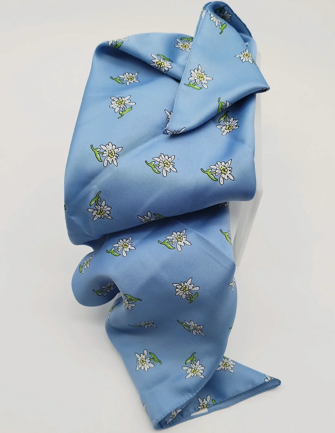 Trachtentuch Blau mit Edelweiß  – Bild 2
