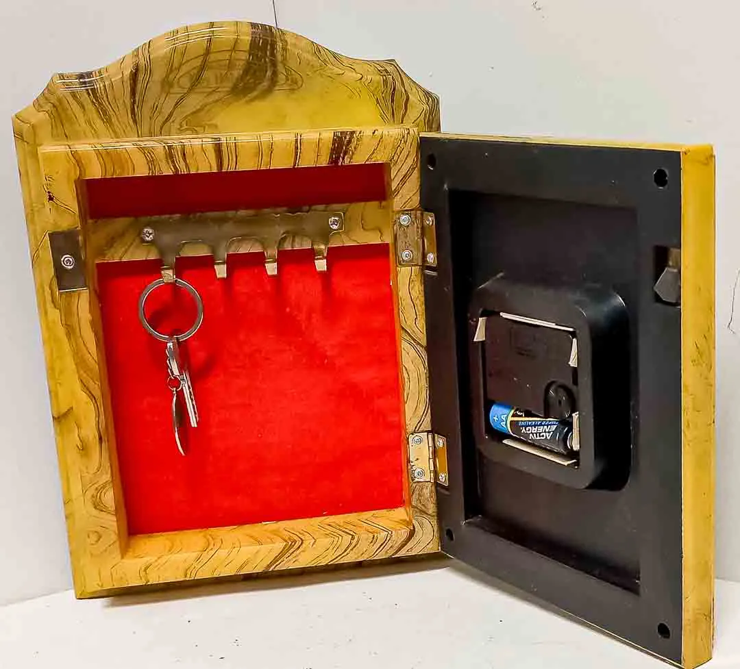 Schlüsselschrank mit Quarz-Uhr – Marmor-Optik ca. 19 x 26,5 cm Vintage Key Holder Box – Bild 2