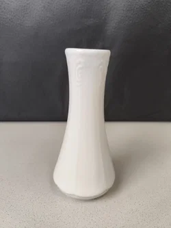 Lilienporzellan, kleine Vase – Vorschau 1