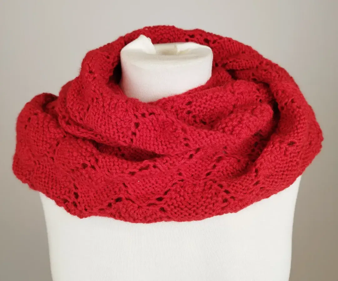 Roter Infinity-Schal, gehäkelt - ca. 120cm lang - Bild 1