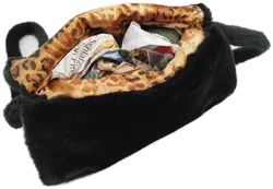 POMPÖÖS Faux Fur Tasche von Glööckler - mit Handwärme-Bereich - Bild 1