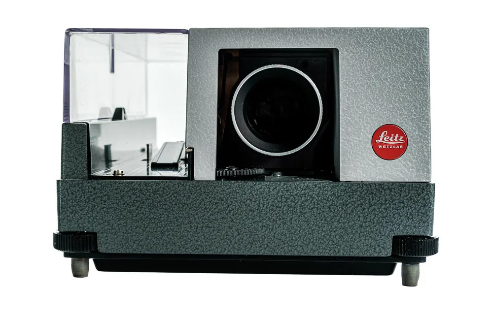 Leitz Pradovit Color Diaprojektor - Bild 1