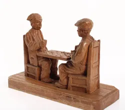 Handgeschnitzte Holzfigur – 2 Männer beim Brettspiel, ca. 26 x 10 x 18,5 cm - Bild 2
