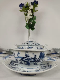 Blue Danube mit Zwiebelmuster Japan Porzellan Essgeschirr-Set 14-tlg. | Festliche Stimmung - Bild 14