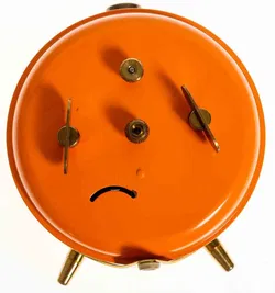 Vintage Kienzle Wecker Orange | Mechanisch | 70er Jahre Design - Bild 2