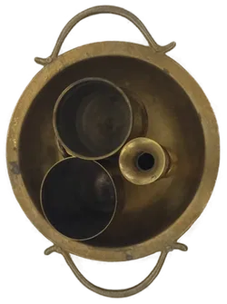 Set aus Metall mit Teller mit Griffen, zwei kleinen Kannen und einer Minivase in Jugendstil - Bild 1