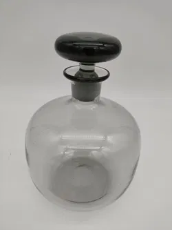 sehr hübsche Karaffe in Grauglas mit geschliffenem Stopfen - Bild 2