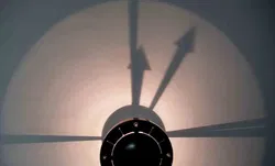 Tween Light Schattenuhr Projektions-Uhr, Tischmodell, Schwarz - Bild 2