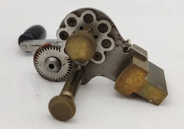 Antike Bügelfräsmaschine - Uhrmacherwerkzeug – Bild 4