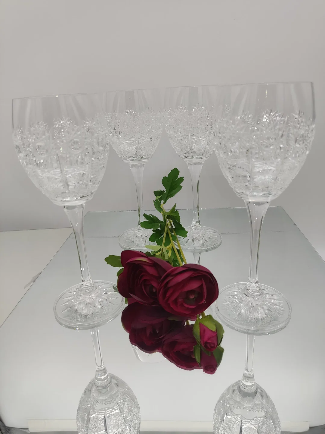 Kristall-Weingläser 4er-Set mit Schliffmuster | Tschechischer Vintage-Schatz - Bild 4