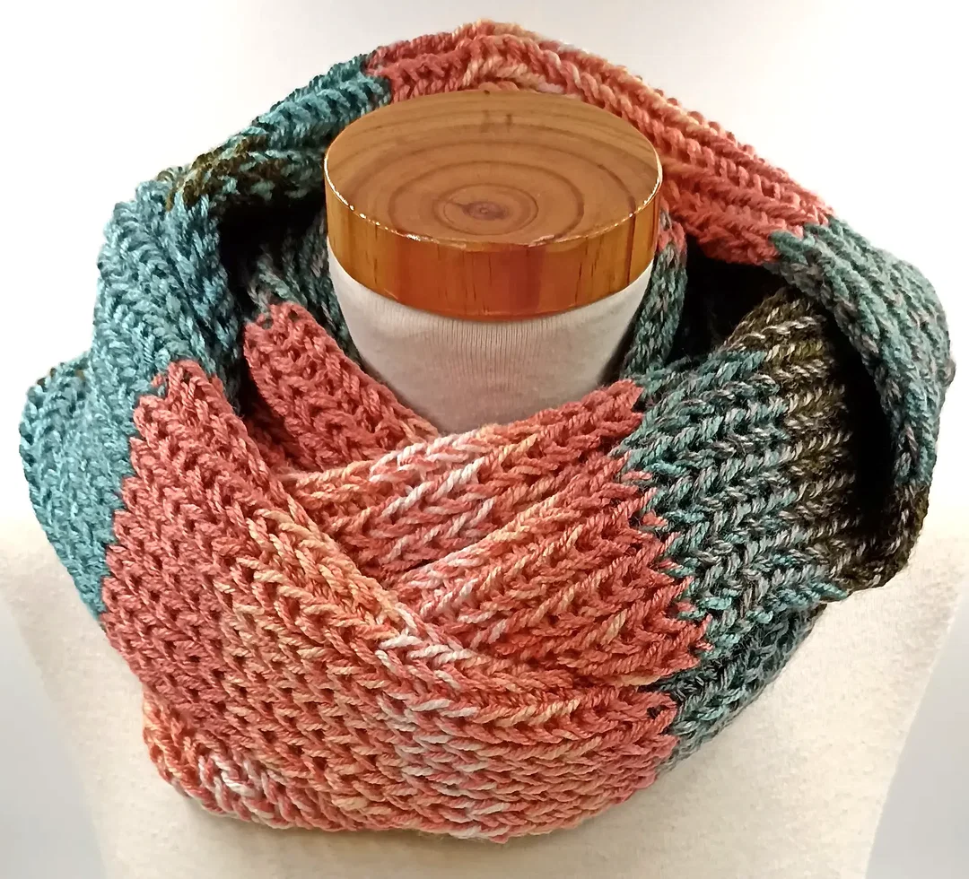 Handgestrickter Loop Schal – Bild 1