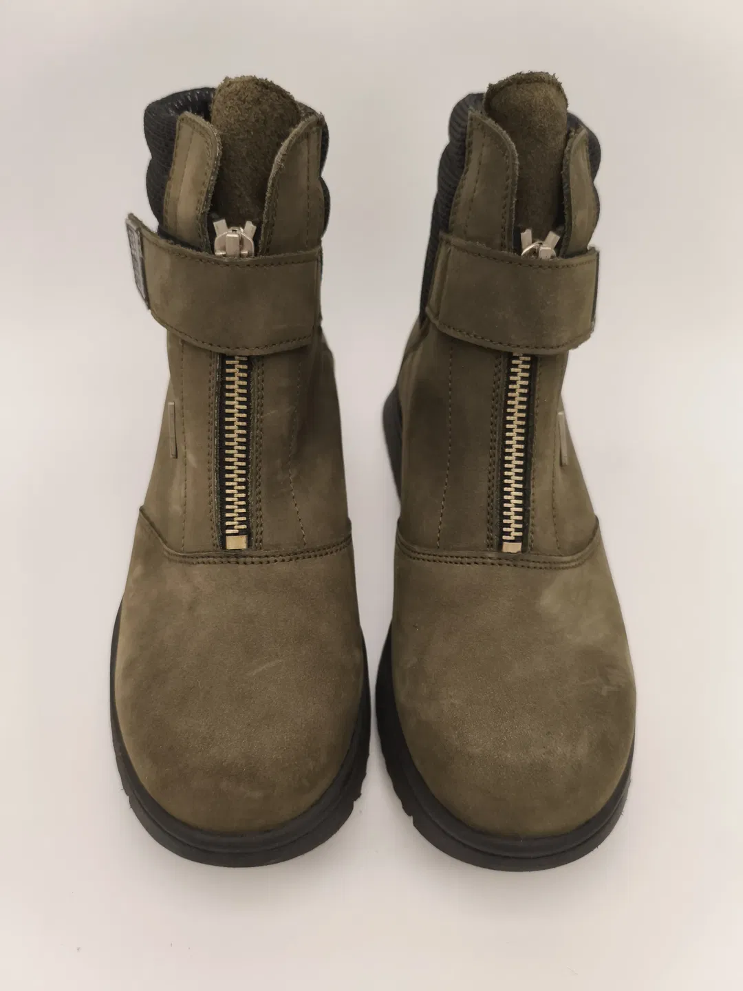 Olivgrüne Mädchenschuhe 