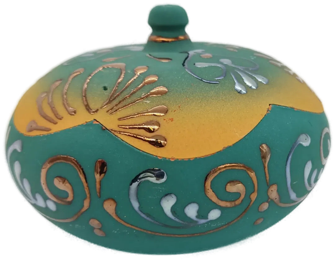 Dose mit Deckel aus Ton, bemalt und reichlich verziert - Bild 1