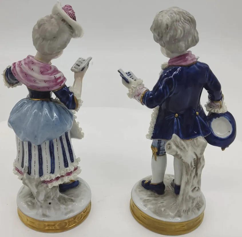 Unterweissbach Porzellan Figuren lesendes Paar   – Bild 3