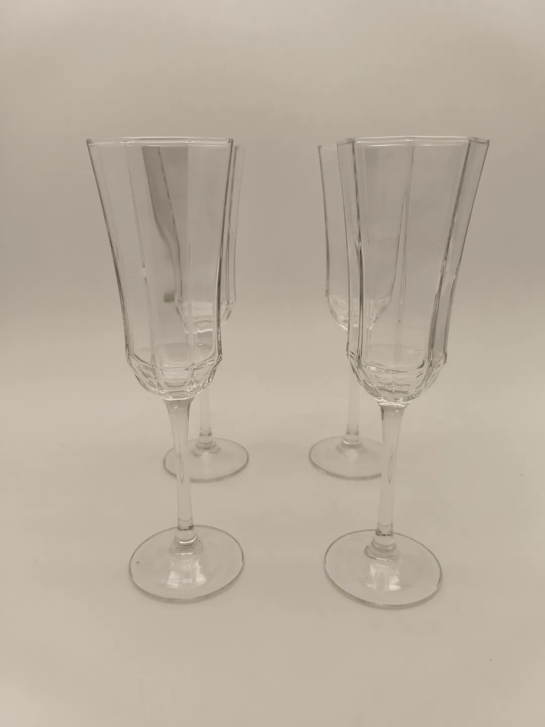 4 Sektgläser, schöner Schliff - Bild 4