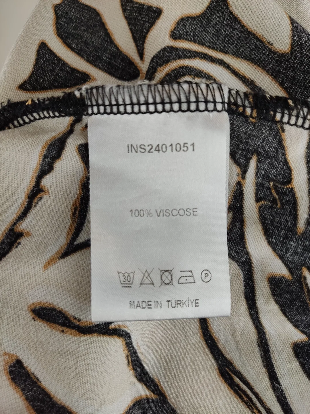 Damenbluse Sonstige Schwarz/Creme XXL | Zeitloser Sommertraum – Bild 4