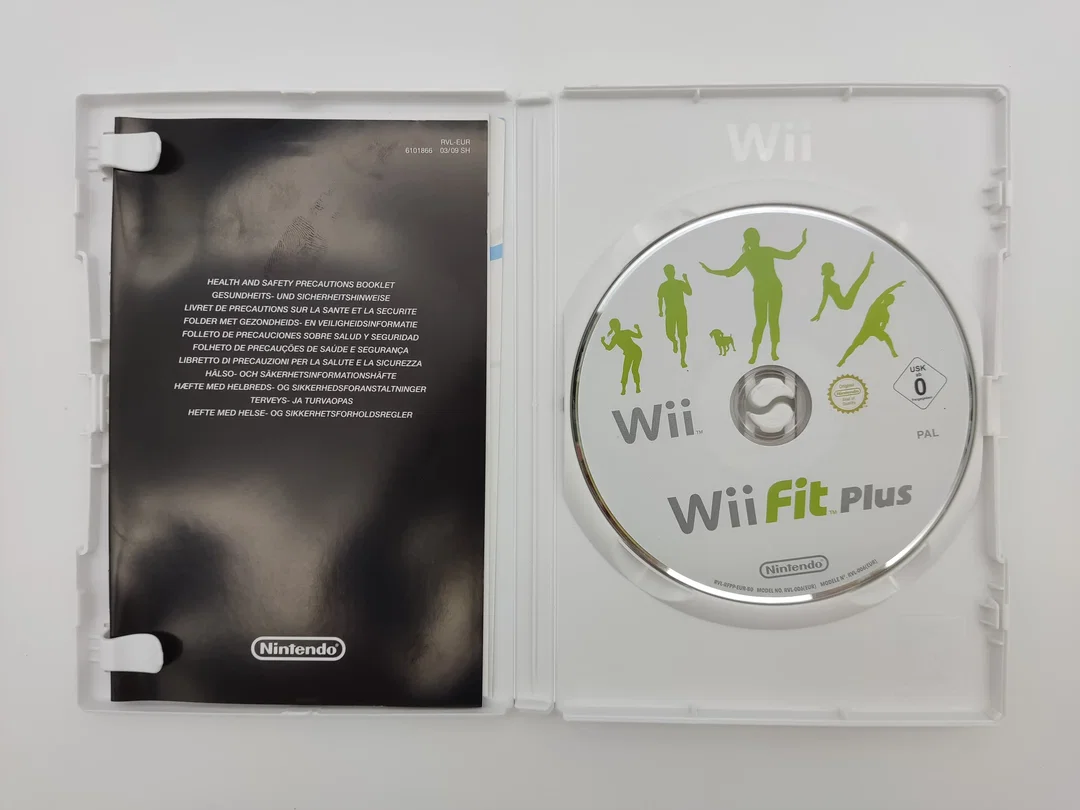 Nintendo Wii "Fit Plus"  – Bild 2