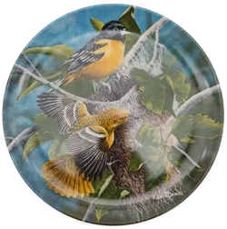 Porzellan Sammlerteller von Edwin M. Knowles, 3er Set, Kollektion Birds of Your Garden, "Ther Cardinal", "The Baltimore Oriole", "The Chickadee", von 1985 mit Wandhalterung – Vorschau 8