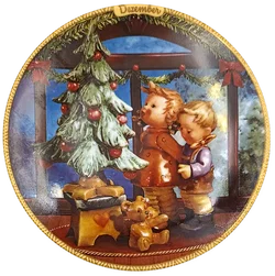 Sammelteller „Kindheitsfreuden der Jahreszeiten“ von M.I. Hummel - Dezember (Teller A 1274)
