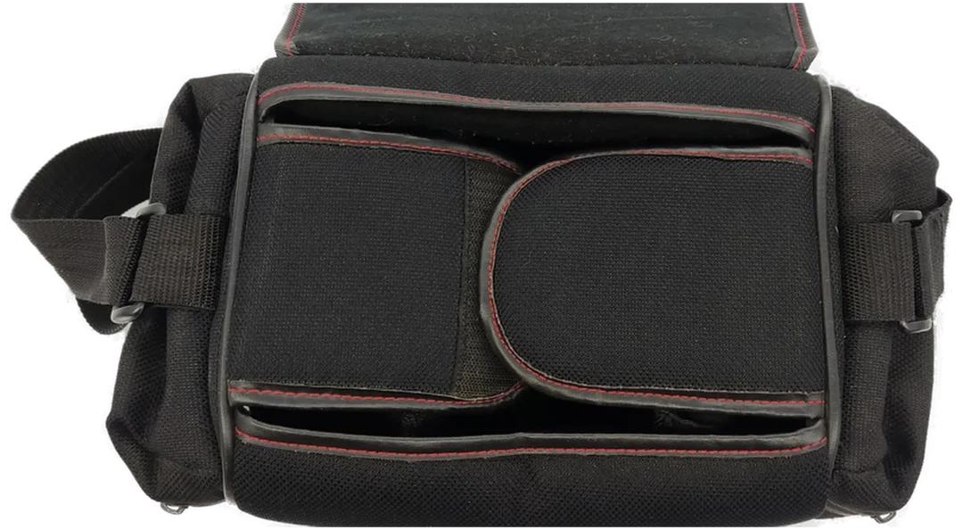 Yashica Kamera Tasche mit Tragegurt schwarz Länge ca 35cm Breite ca 19cm Höhe ca 19cm  – Bild 2