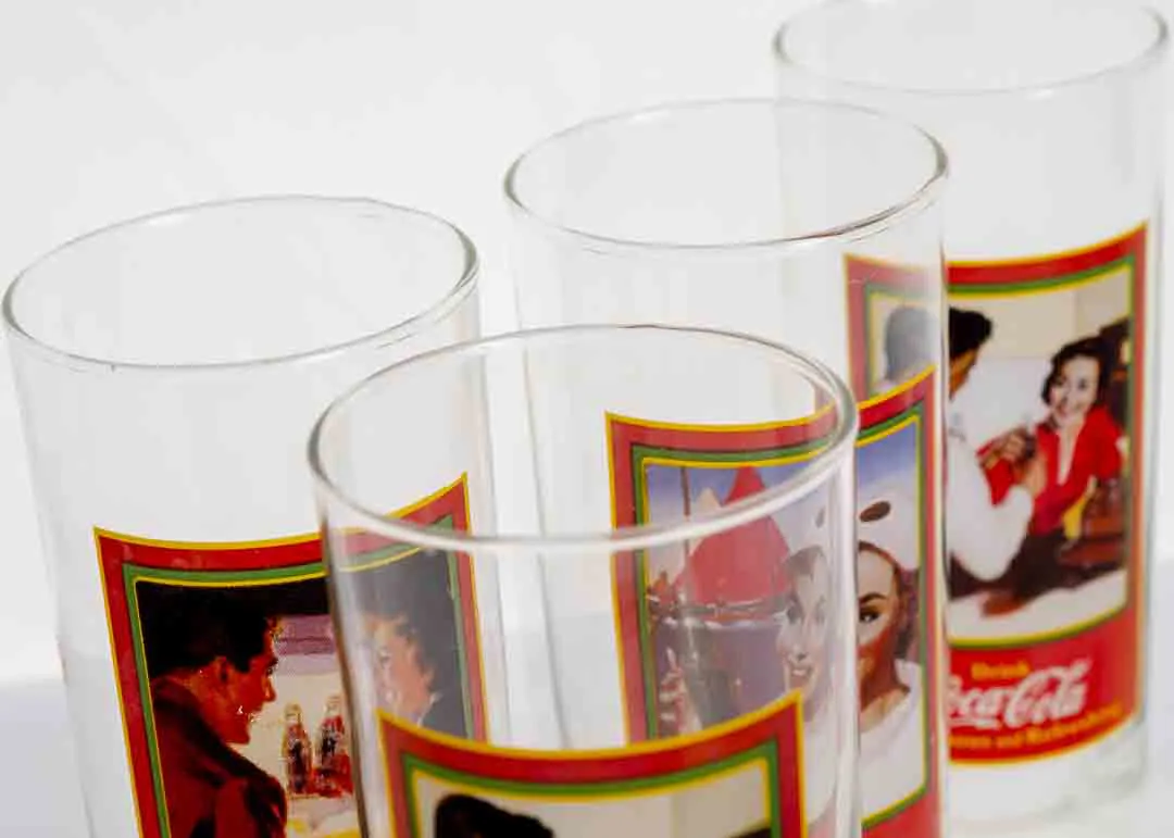 Coca-Cola 125 Jahre Werbe-Sammelbecher im Vintage-Stil (4Stück) – Bild 3