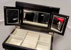 Eleganter Schmuckschrank in Schwarz – Stilvolle Ordnung für Ihre Schätze - Bild 2