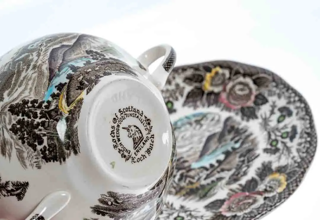 Enoch Wedgwood Tunstall Ltd Suppentasse mit Unterteller Desgin "Lochs of Scotland" – Bild 2