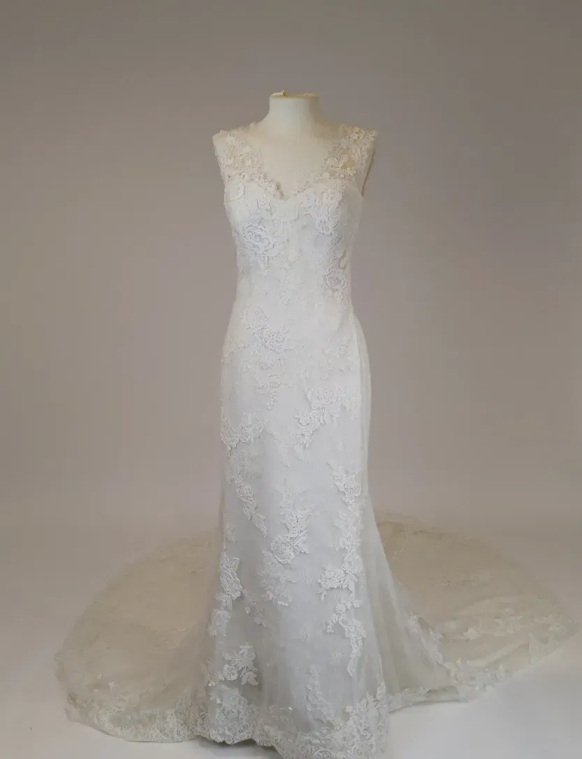 Pronovias Barcelona Brautkleid mit Schleppe - D36 / 100% Polyester - Bild 1