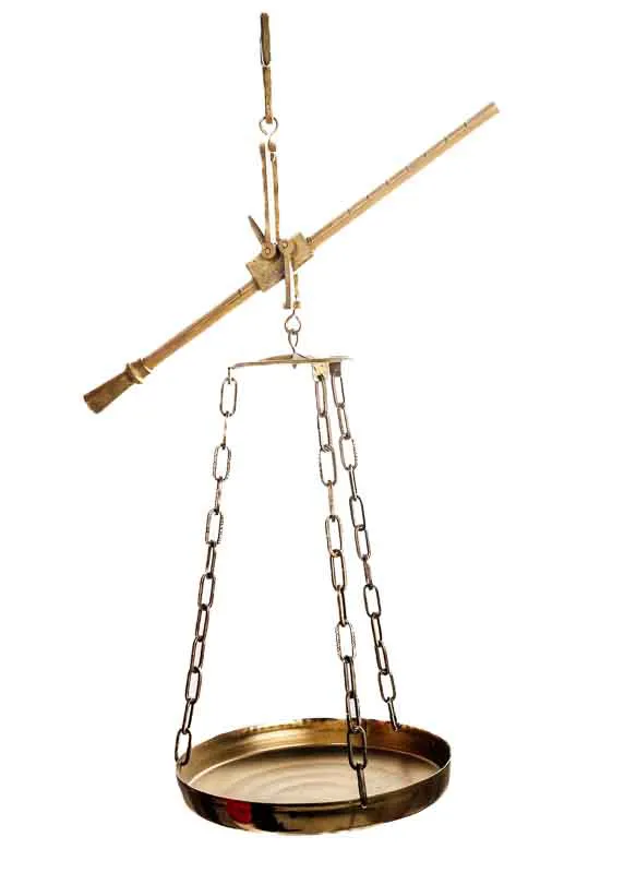 Goldene DIY Balkenwaage mit Mercedesstern - Bild 1