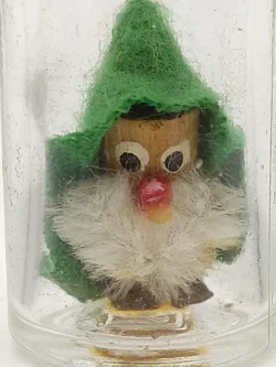 Skandinavische Miniatur-Wichtelfigur in Glasflasche | Geschenkidee - Bild 6