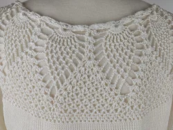 Pullover kurzam mit Rundhalsausschnitt, gestrickt, weißes Garn, Größe 40/42 (geschätzt) - Bild 4