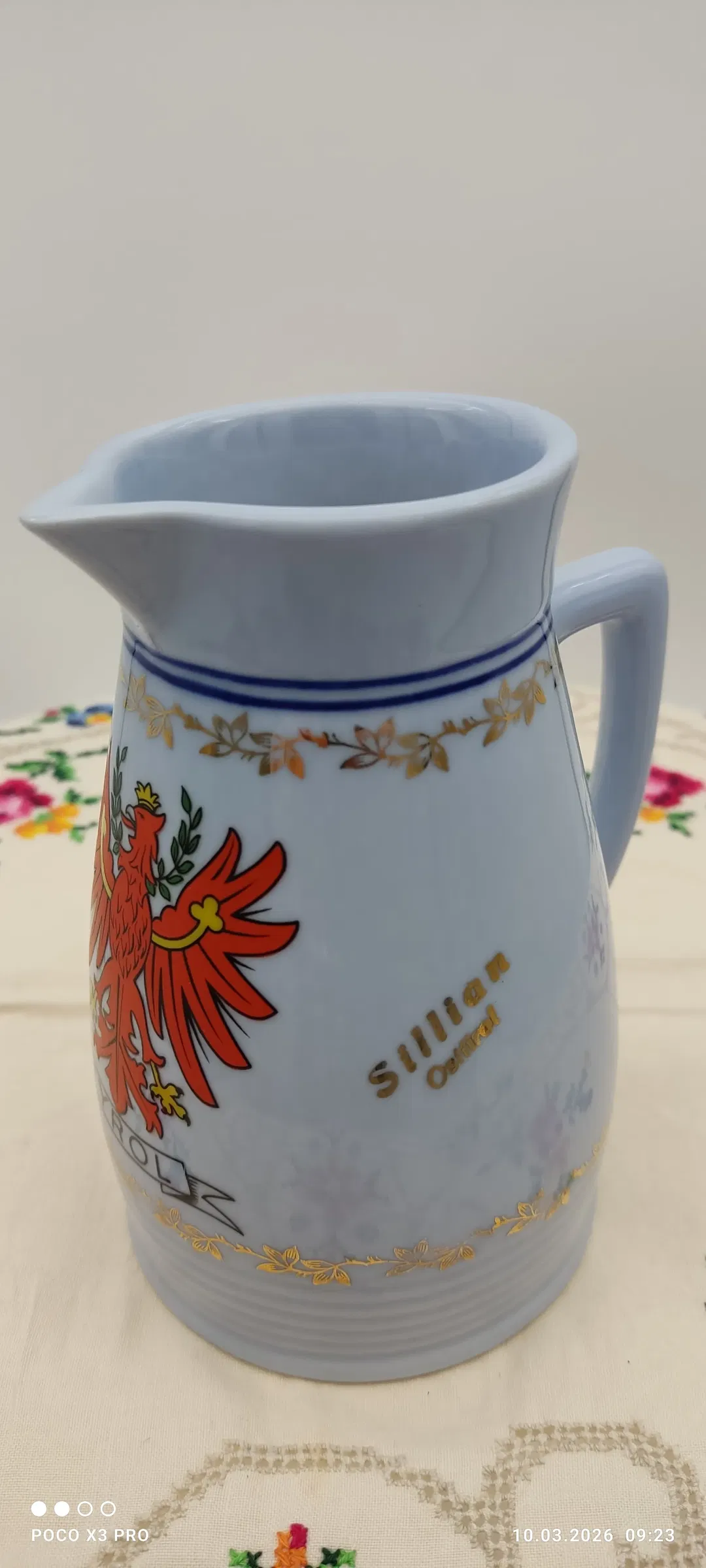 Lilien Porzellan Weinkrug 'Wörthersee' | Souvenir-Schatz - Bild 4