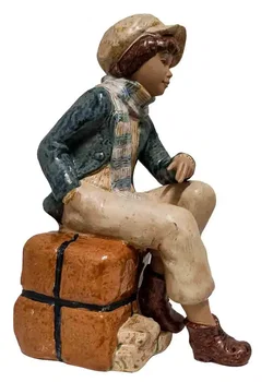Kleiner Weltenbummler: NADAL Porzellanfigur „Junge auf Paket“ - Bild 3