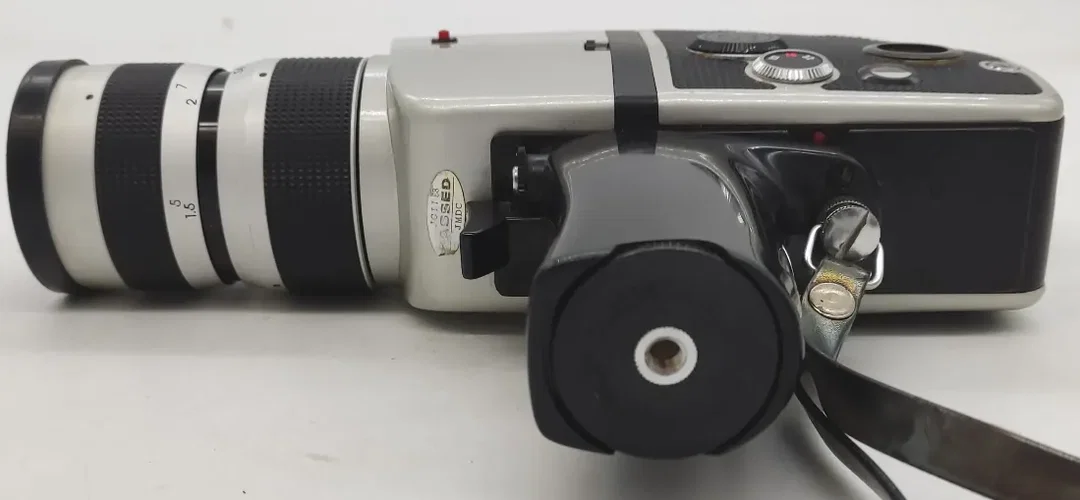 Starmax 8mm Filmkamera mit Tasche – Bild 4