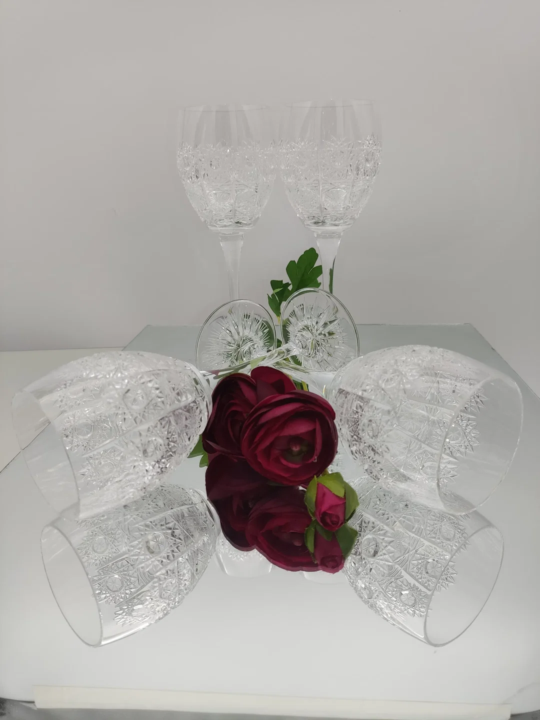 Kristall-Weingläser 4er-Set mit Schliffmuster | Tschechischer Vintage-Schatz – Bild 2
