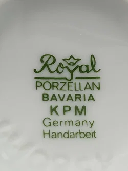 Vase von Royal Porzellan Bavaria mit Blumendekor und Goldrand  - Bild 9