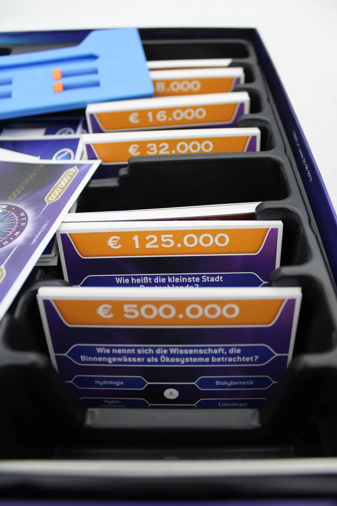 Wer wird Millionär – Das offizielle RTL Quizspiel (Jumbo, Neue Edition, signiert von Armin Assinger) – Bild 2
