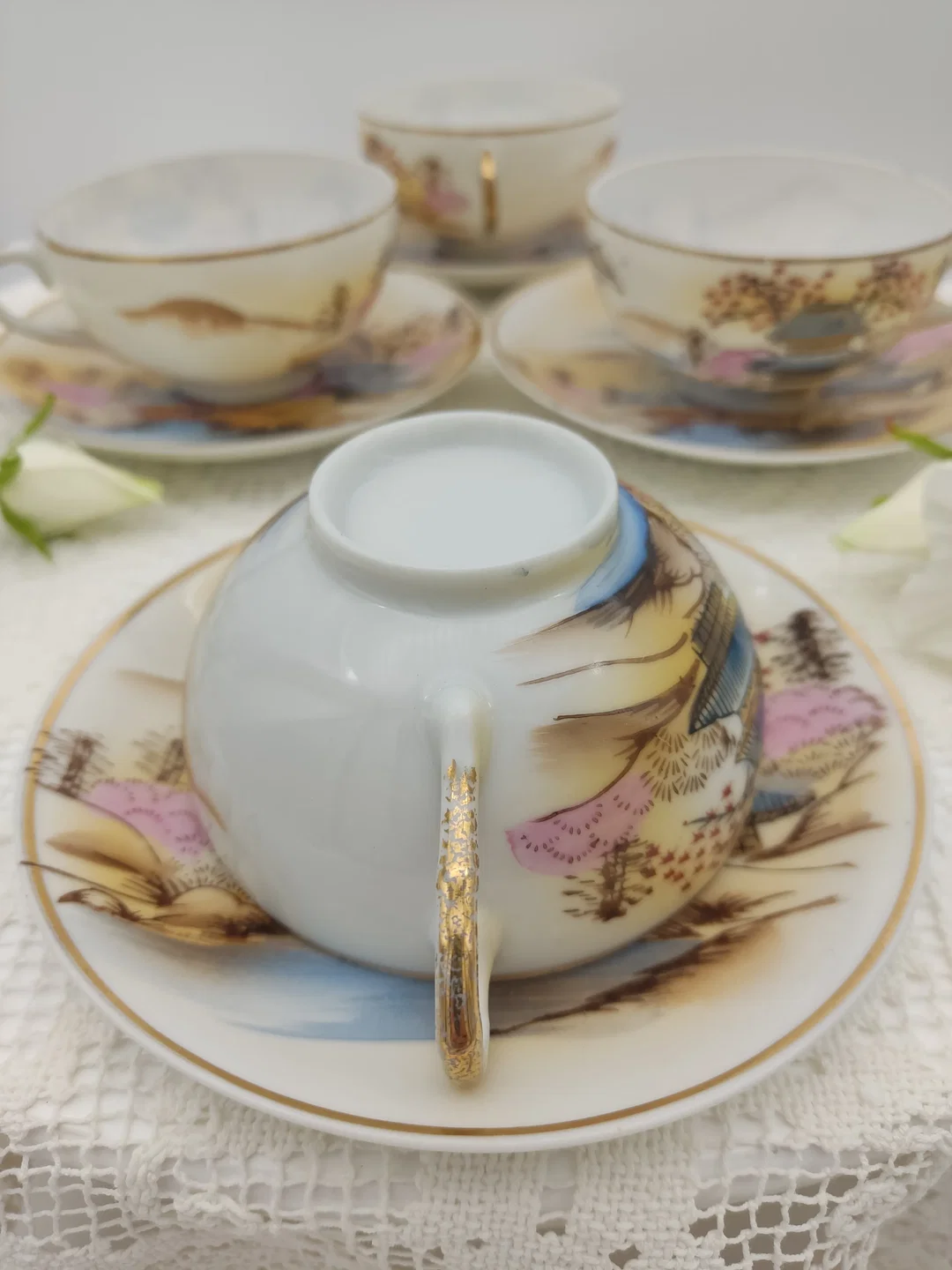 Japanische Teetasse mit Untertasse 4er-Set Porzellan Landschaftmotiv | Asiatische 'Kutani' Stil – Bild 7