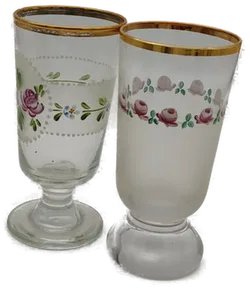 Böhmischer Fussbecher mit Emaille-Malerei - Bild 3