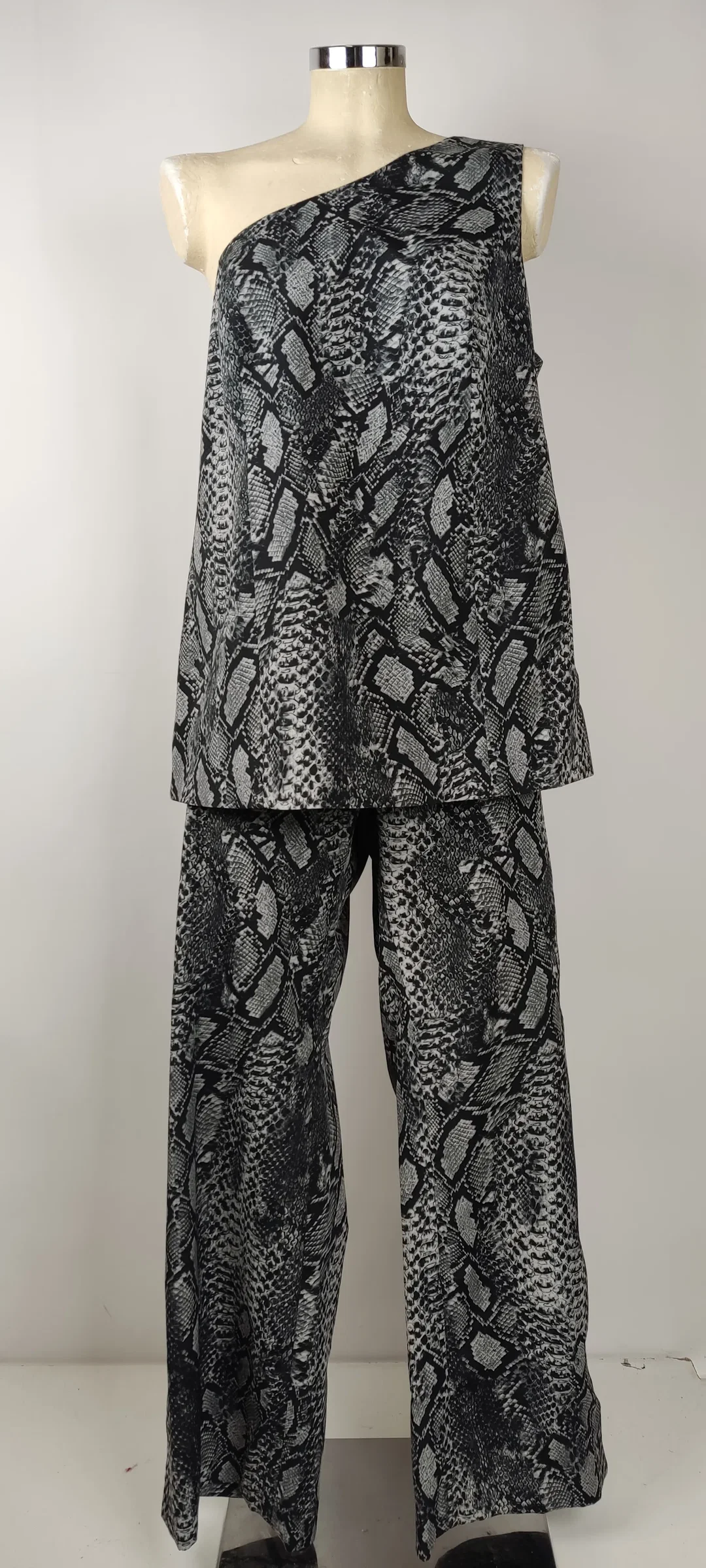 Zweiteiler Asymmetrisch Schlangenmuster | Einmaliges Unikat - Bild 1