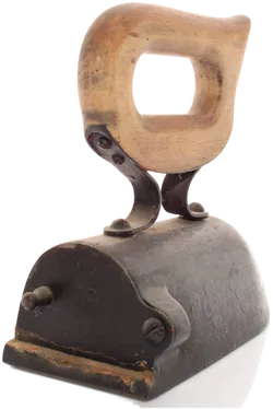 Antikes Bügeleisen mit Holzgriff – Gusseisen, Deko Vintage Eisen, ca. frühes 20. Jh. - Bild 3