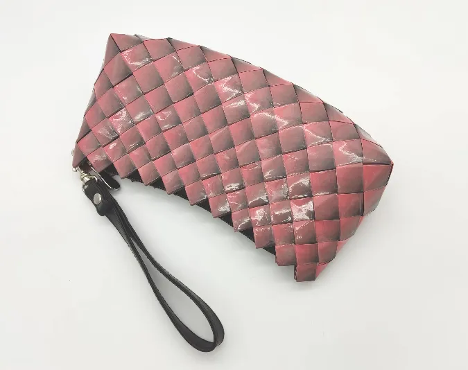 Rebagz Upcycling Damen Clutch - Farbverlauf rosa/schwarz – Bild 2