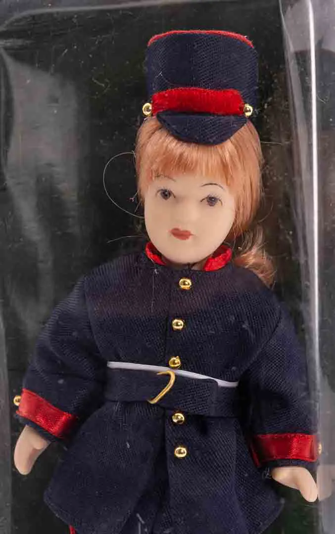  DE AGOSTINI Sammlerpuppe / Porzellanpuppe, Höhe 15cm – Bild 2